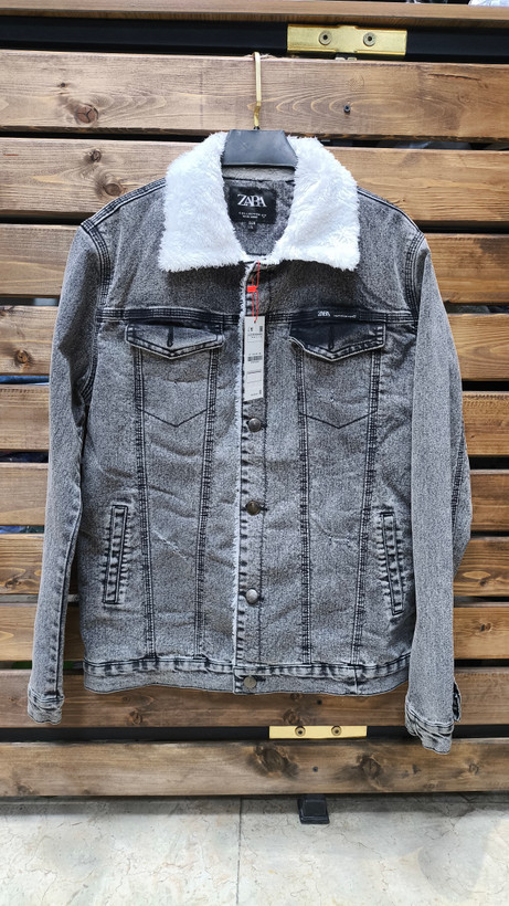 نمای جلوی کت طوسی